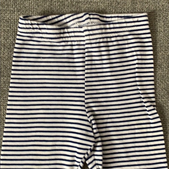 Carter's two piece hoodie and matching pants - Picture 6 of 8